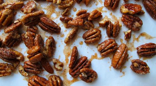 Sweet-and-spicy-pecans-00