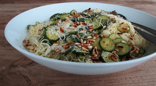 Pasta with pine nuts and zucchini-07