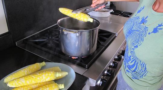 Parmesan corn on the cob-03