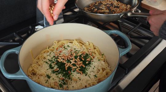 Pine nut and parsley pasta-09